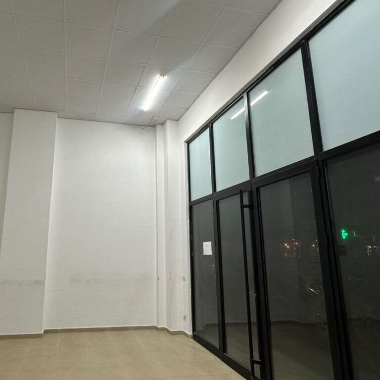 🏢 FOR RENT | SHOP – 5 MAJI STREET