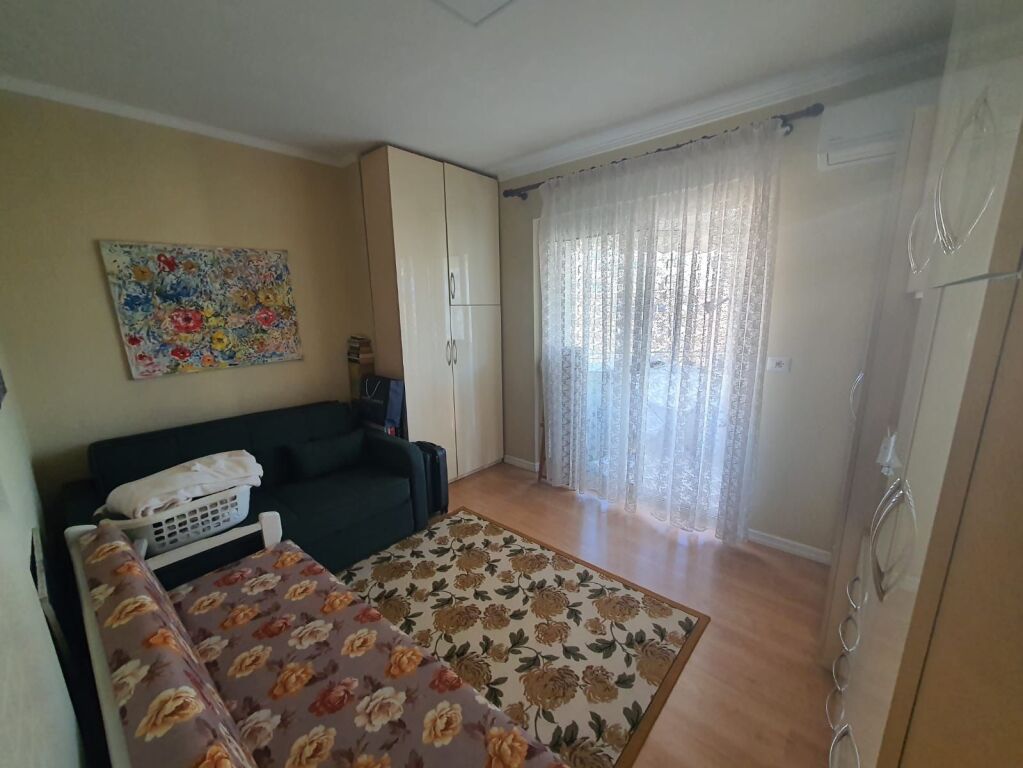 Jepet me qera apartamenti 2+1