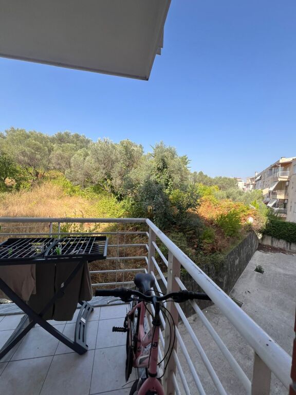 Jepet Apartament me qera liqeni