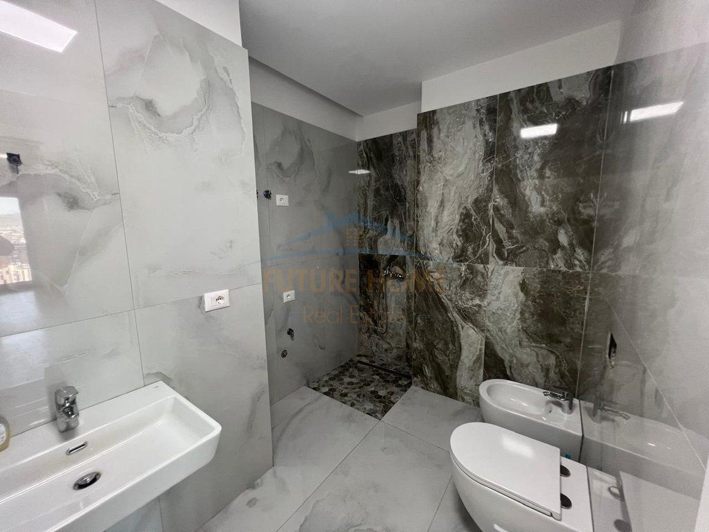Rent, Business Premises, Kavaja Street, Tirana.