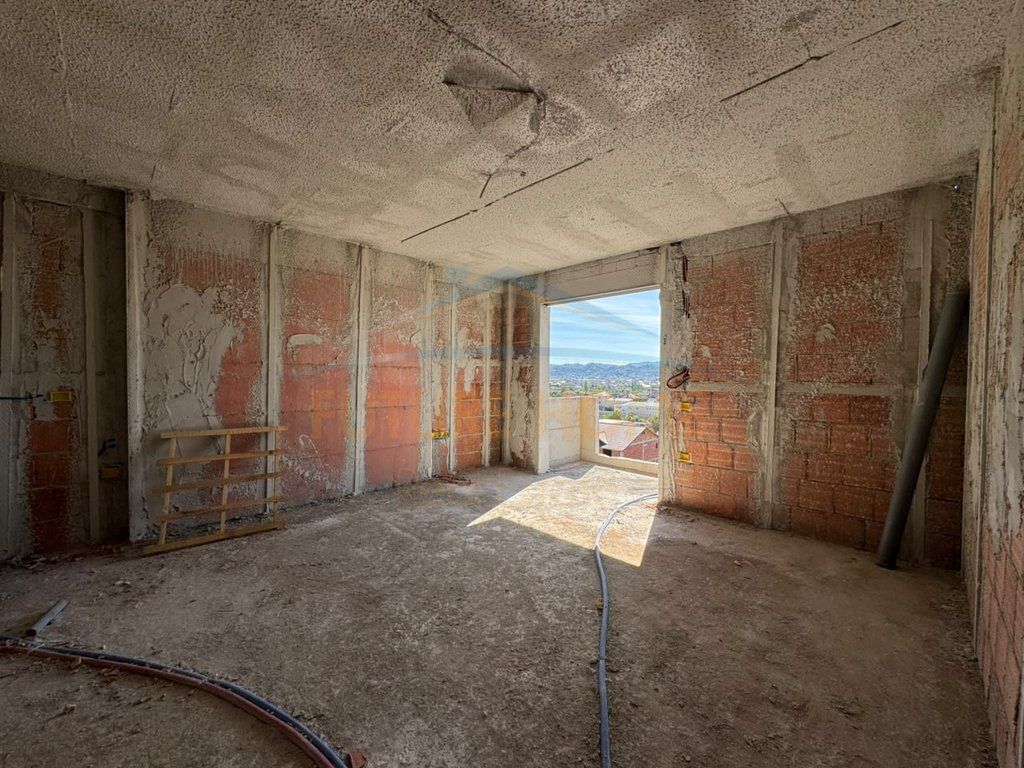 Shitet, Apartament 2+1, Kamëz, Tiranë.