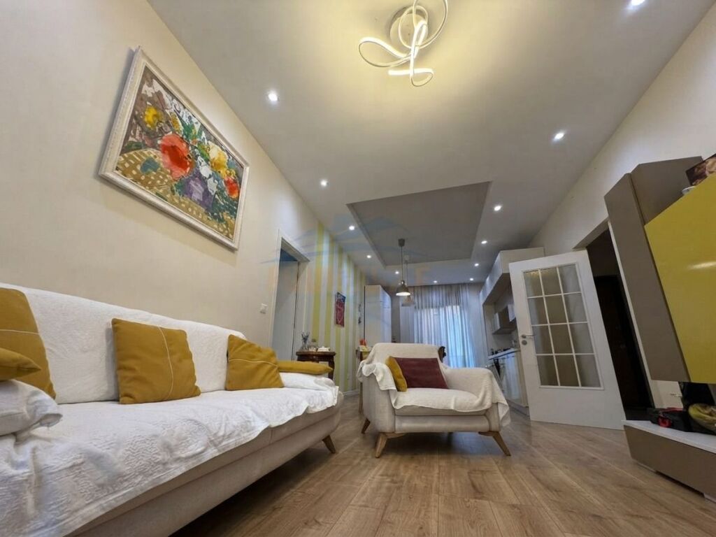 Qera, Apartament 2+1, Myslym Shyri, Tirane