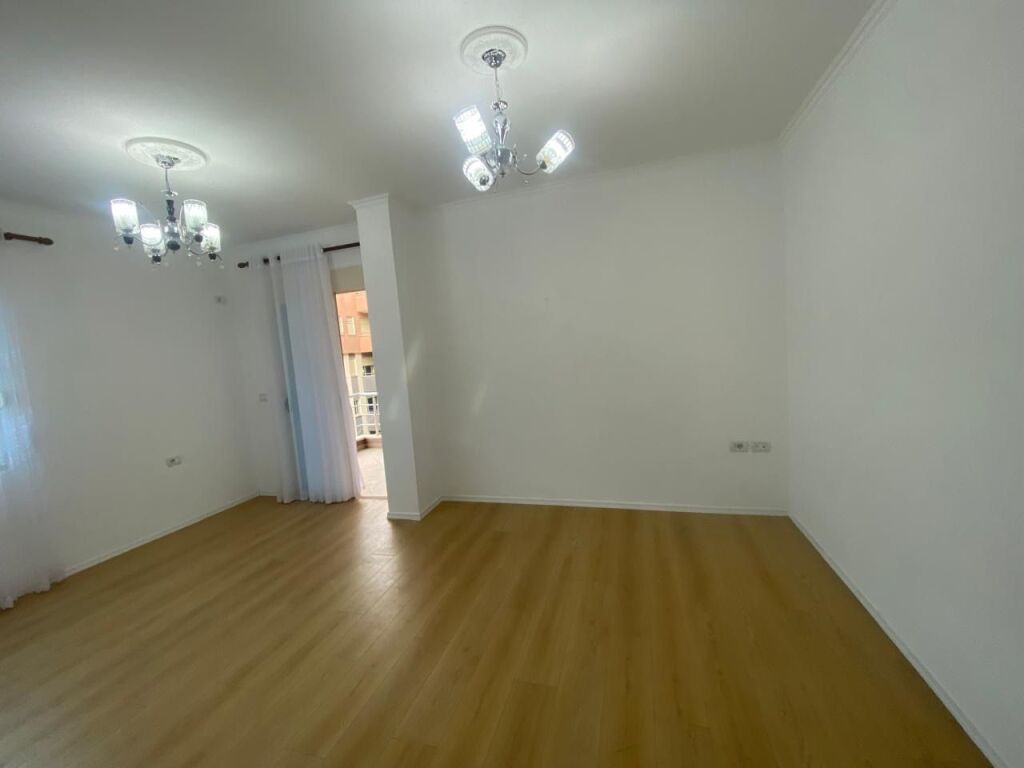 Apartament 2+1 per shitje Fresk !