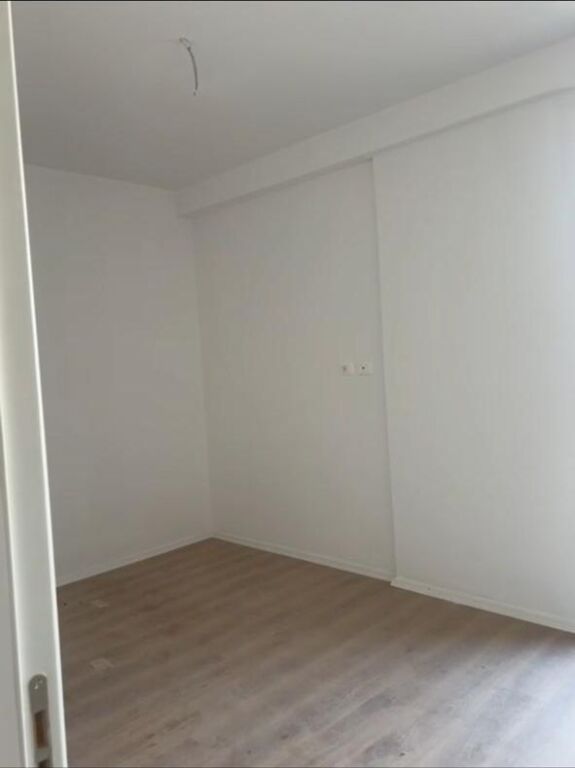 Apartament 1+1 me Qera në Rrugën "Jordan Misja", Tiranë (50,000 ALL/ muaj)