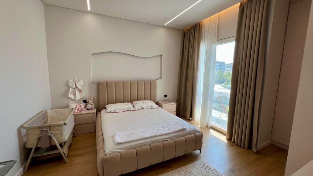 🏡 JEPET ME QIRA APARTAMENT 1+1 – LUNGOMARE, VLORË.