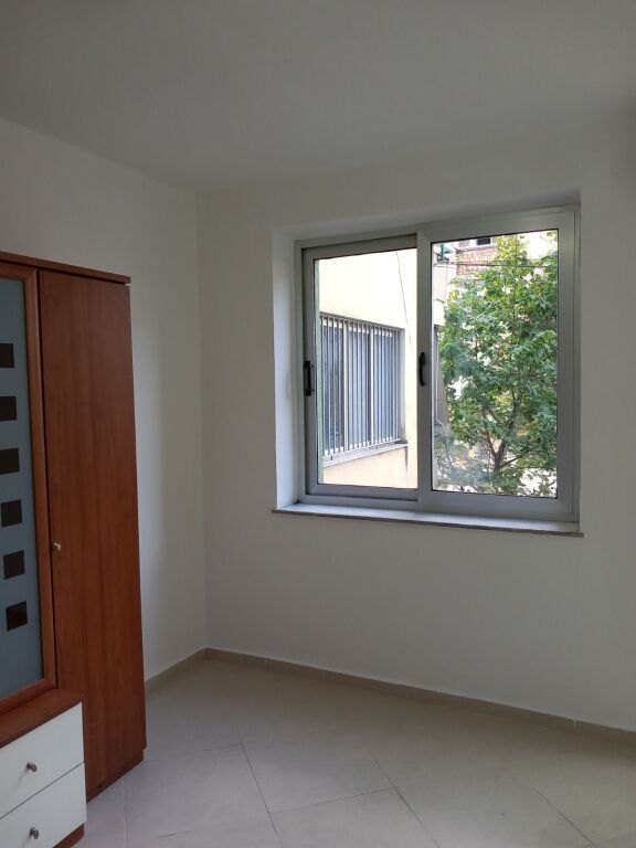 Appartamento in affitto 3+1 a Pazari i Ri
