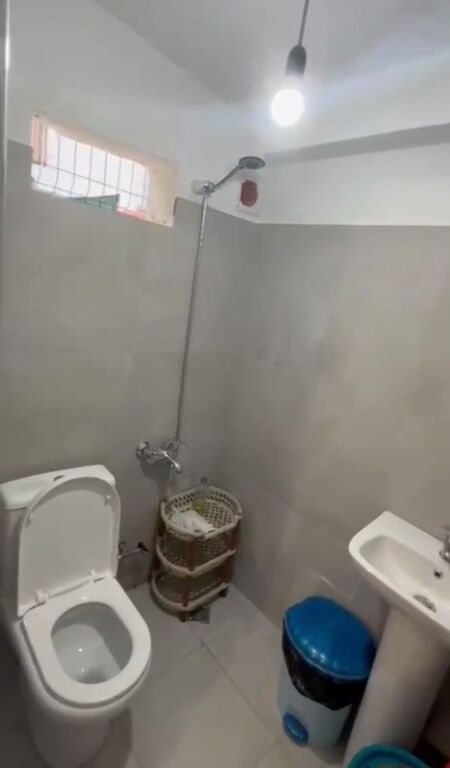 🏠 **JEPET ME QIRA GARSONIERE – ALI DEMI**  📍 **Ali Demi, Tiranë**