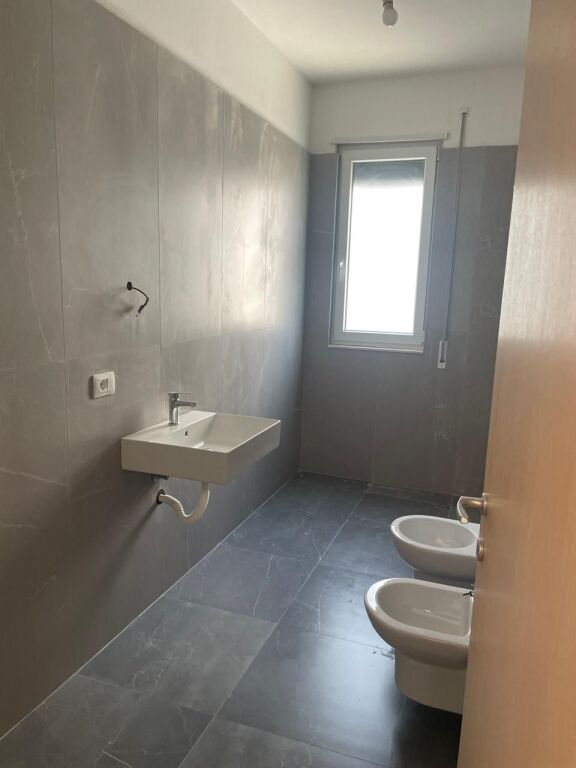 Qera | Apartament 2 + 1 | Rruga 5 Maji | 550 €/muaj