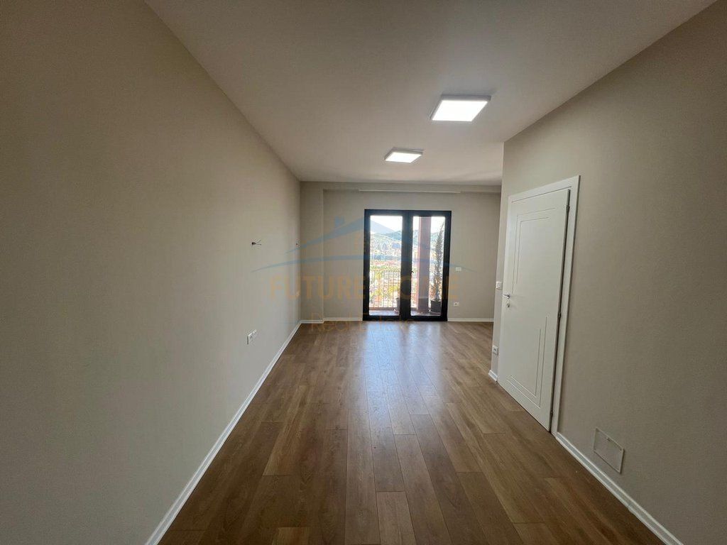 Rent, Business Premises, Kavaja Street, Tirana.