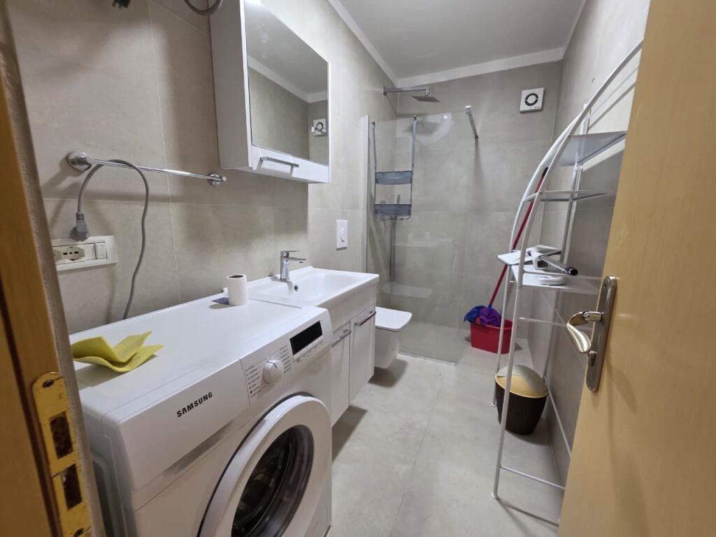 SHITET APARTAMENT 1+1 – DON BOSKO 📍 Pranë shkollës “Vaçe Zela”
