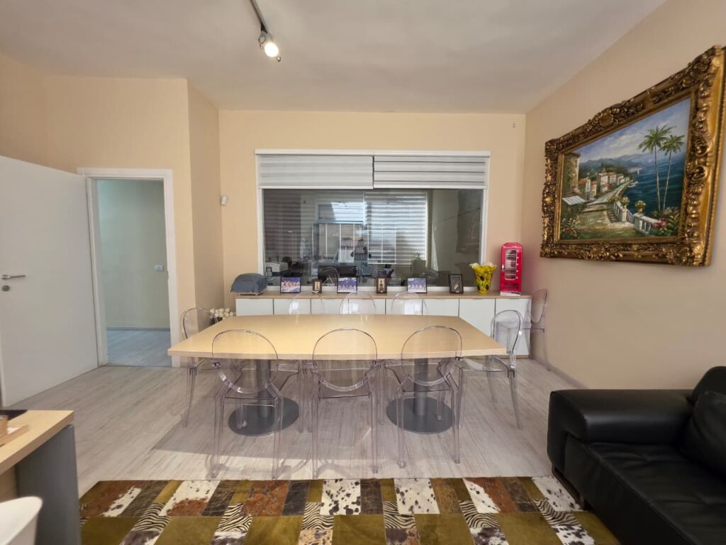 Spazio Ufficio in Vendita al Lago Secco