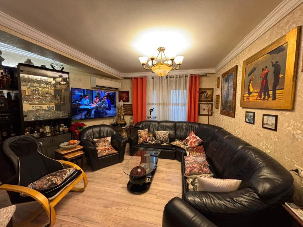 VENDESI APPARTAMENTO 3+1+2 VIA KOSOVAREVE 300.000 EURO FH-93905