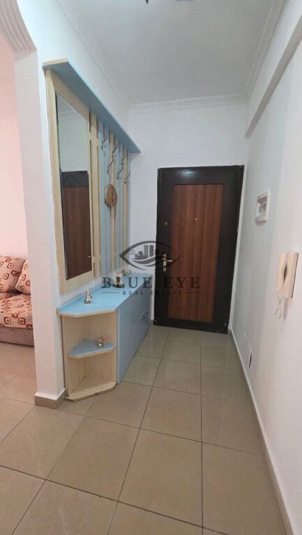 JEPET ME QIRA – APARTAMENT 1+1 NË VIJË TË PARË ME DETIN