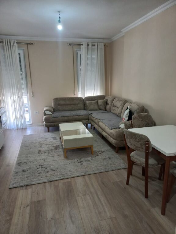 APARTAMENT 2+1 ME QIRA   UNIVERS CITY