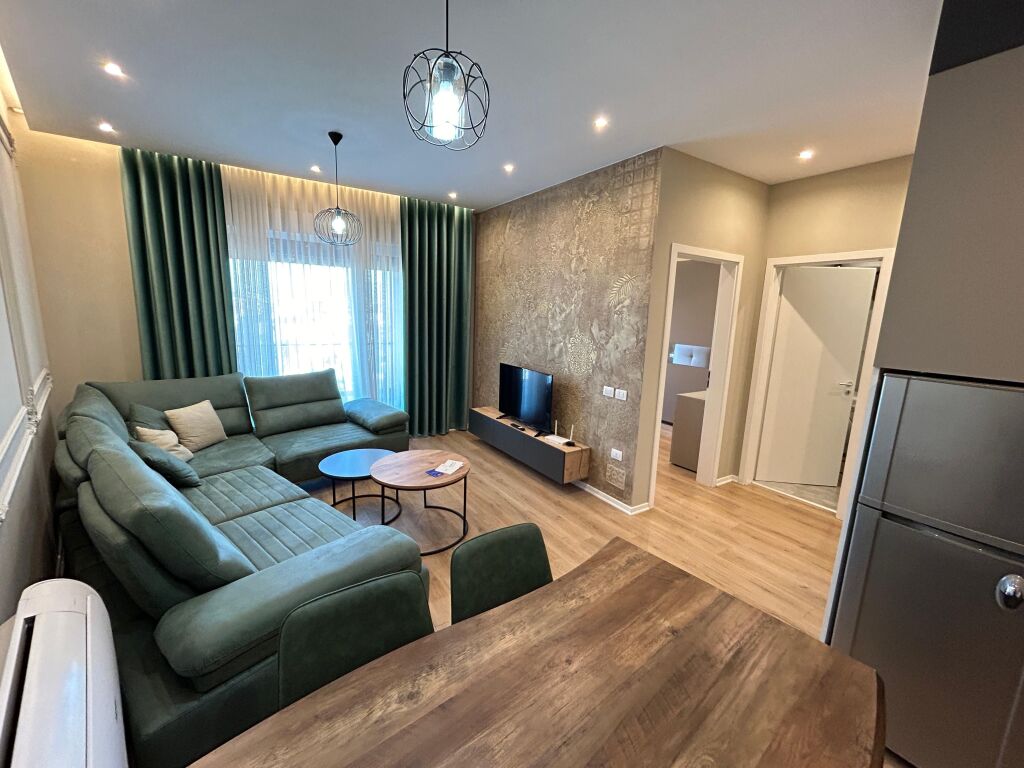 Apartment 1+1 for rent  Address: Kompleksi Kontakt 21 Dhjetori  7th Floor  Area 60 m2  Price: 65000 leke