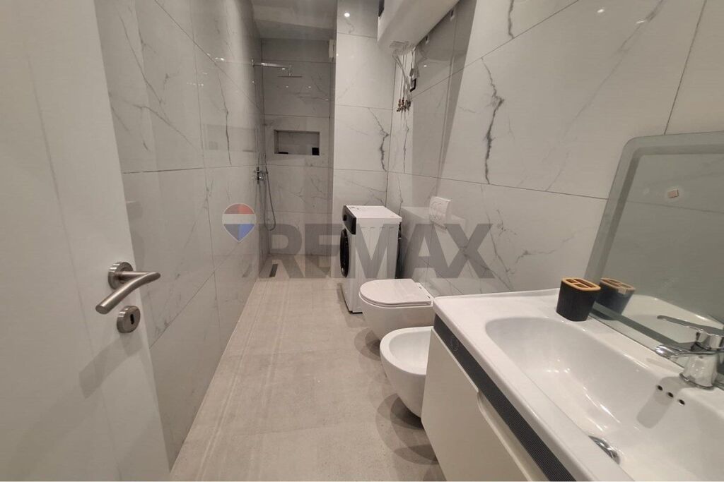 Apartament 2+1+2 ne Shitje tek Bulevardi Ri