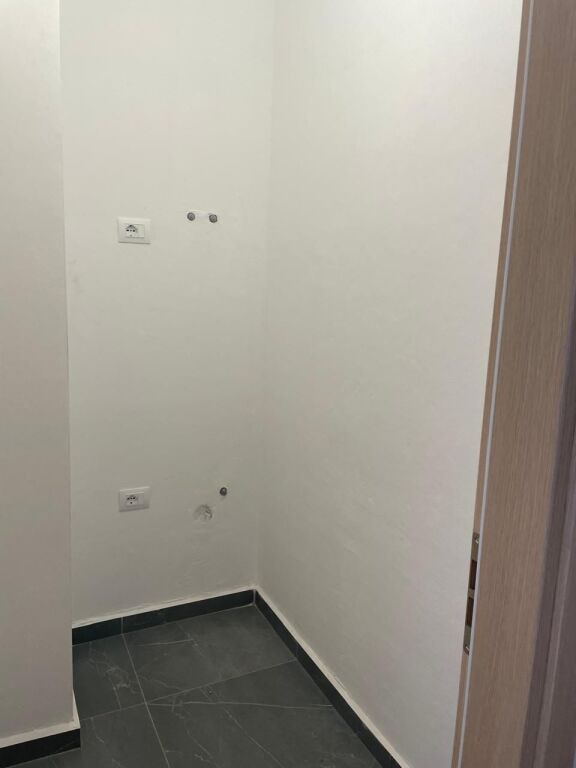 Rent | Apartament 1 + 1 | Rruga 5 Maji | 400 €/month