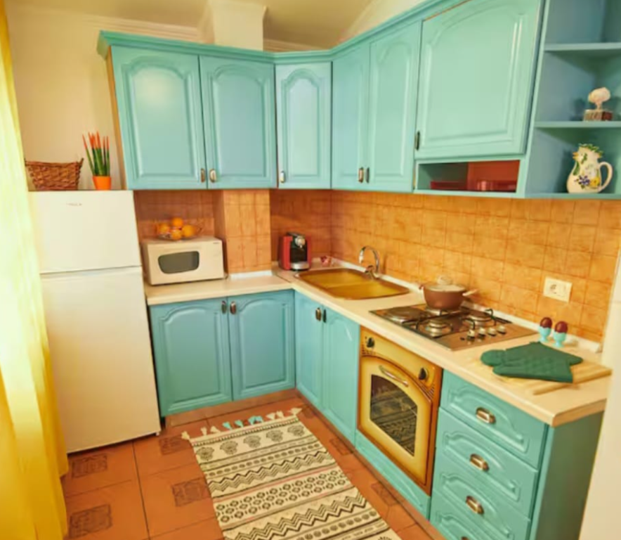 Appartamento 2+1 in affitto a Juvenilja, ex Blloku! 75.000 lek al mese! Anche per bnb!