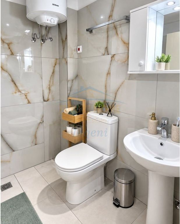 Shitet 2+1 i ndare ne 2 apartamente 1+1 , Kopshti Botanik , Tirane