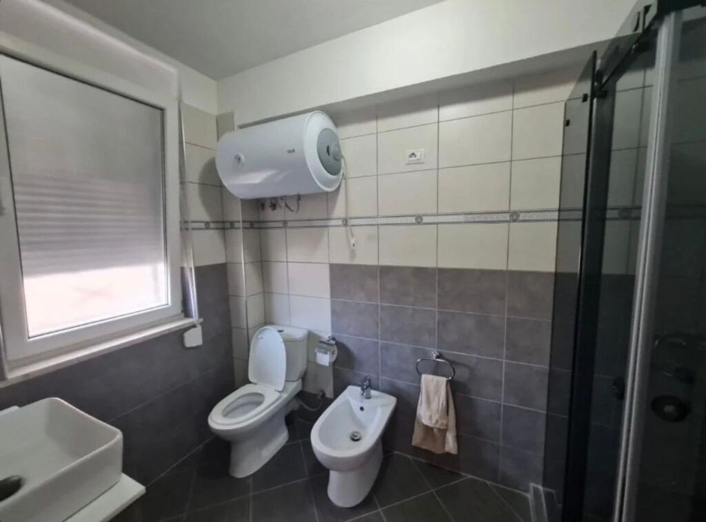 Apartment for rent 2+1+2 located in the Xhamise area near the Botanical Garden.