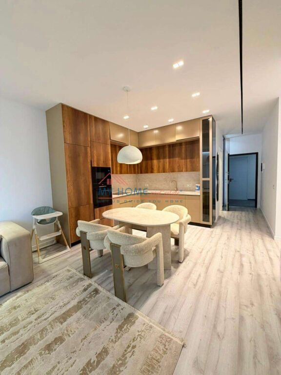 Apartament 2+1 me Qera Rruga 5 Maj Tirane