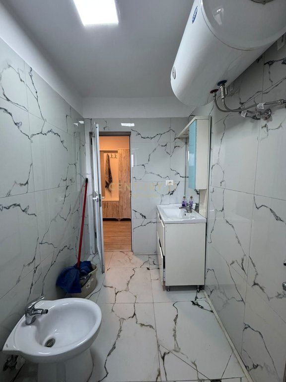 VENDIAMO APPARTAMENTO 1+1 VICINO ALLA SCUOLA UNITA! 11.500.000 Lek