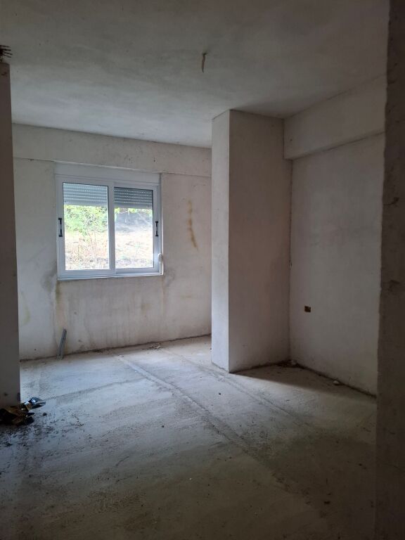 SHITET APARTAMENT 1+1 KODRA E SHTUFIT GJIROKASTER