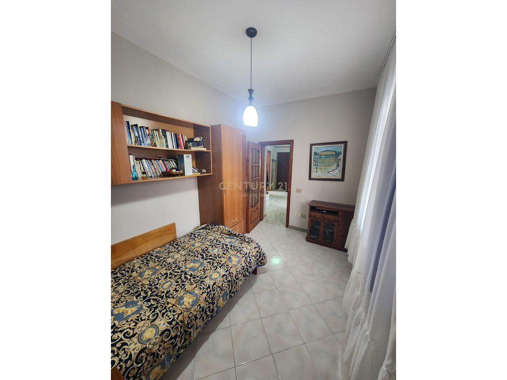 Apartament 3+1 per Qira zona Brrylit (midis ali demit dhe brrylit)