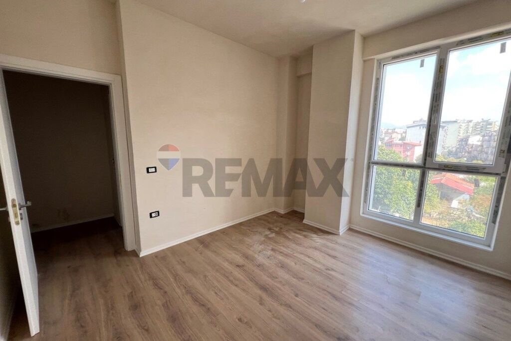 APARTAMENT 3+1 PER SHITJE KOMUNA PARISIT