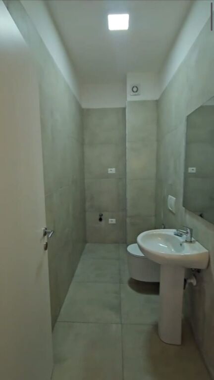 Apartament 2+1 me qira në Rrugën Egnatia NE DON BOSKO – I përshtatshëm për përdorim biznesi  ID 5590