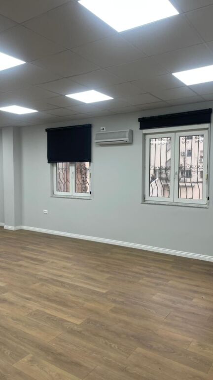 Qera | Ambjent Biznesi | Qendër | 950 €/muaj