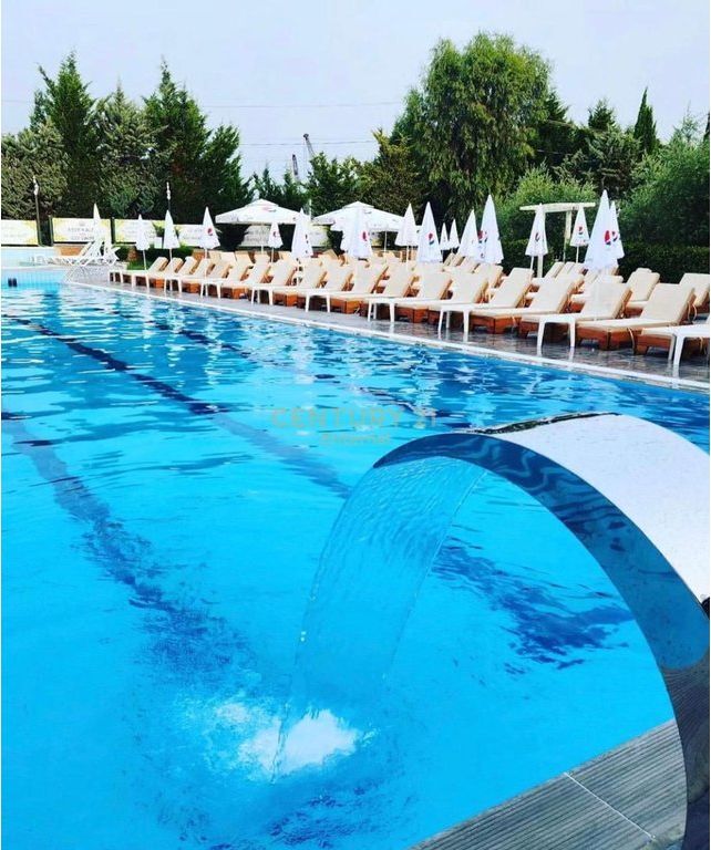 Resort in Vendita a Vaqarr ( Piscina &amp; Sala Eventi ) !