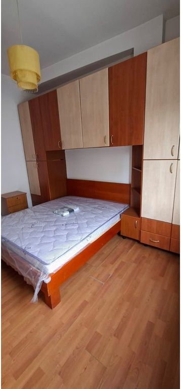 BRRYLI, APARTAMENT 1+1 ME QIRA!