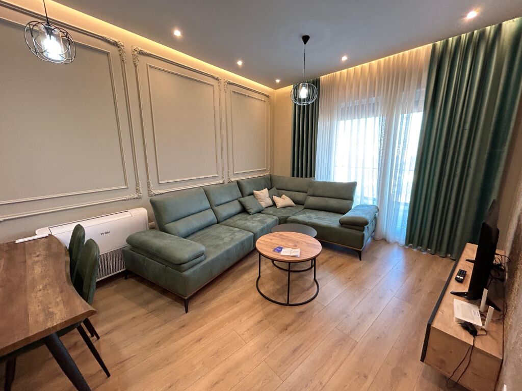 Apartment 1+1 for rent  Address: Kompleksi Kontakt 21 Dhjetori  7th Floor  Area 60 m2  Price: 65000 leke