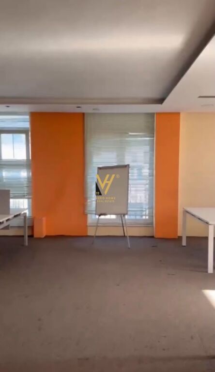 JEPET ZYRE 400 M2 ME QIRA TE 5 MAJI 350.000 LEKE