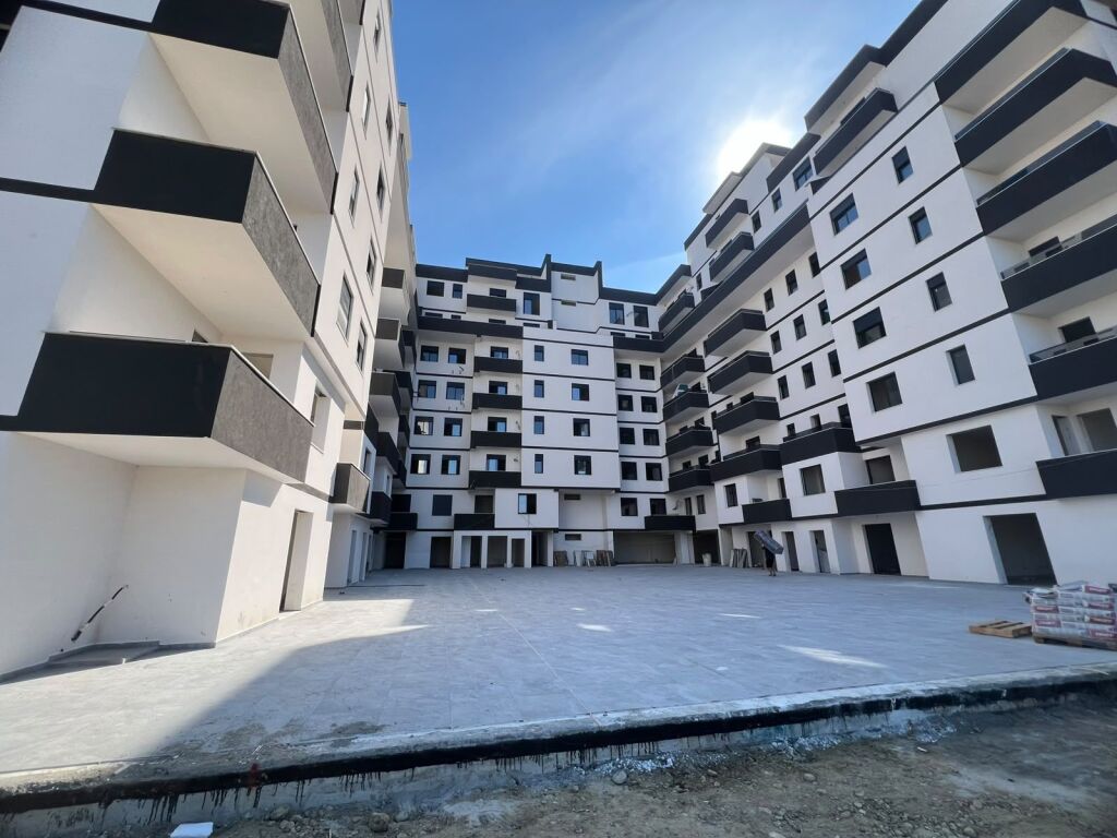 FOR SALE 1+1 APARTMENT NEAR THE GOLEMI ROUNDABOUT