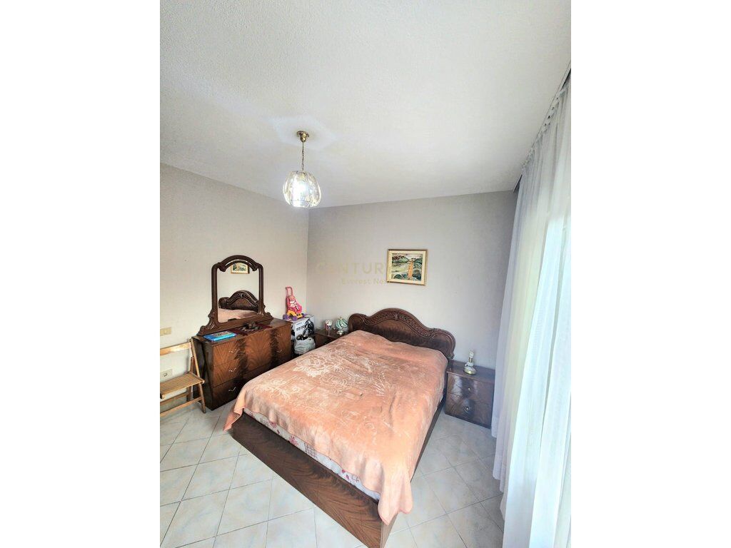 Apartament 3+1 per Qira zona Brrylit (midis ali demit dhe brrylit)