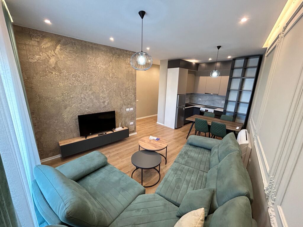 Apartment 1+1 for rent  Address: Kompleksi Kontakt 21 Dhjetori  7th Floor  Area 60 m2  Price: 65000 leke