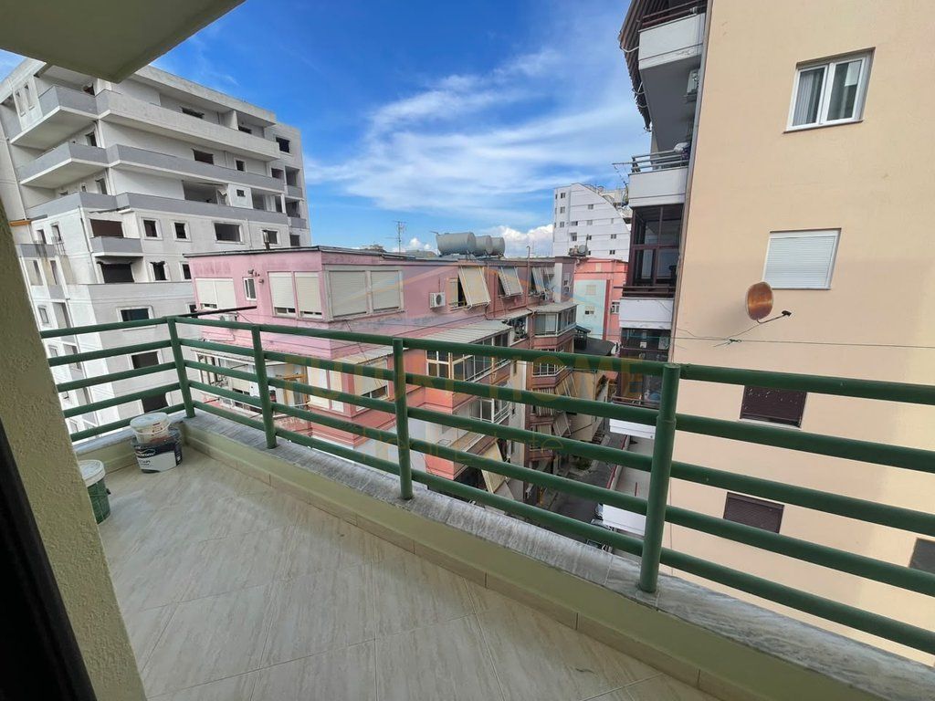 Shitet, Apartament 2+1,Kazazi,Durres    13,500,000 Lekë