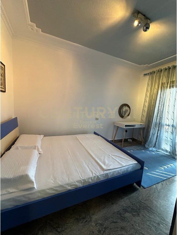 QENDER, APARTAMENT 2+1+2 PER QIRA 980 € /Muaj 90,000 Lekë /Muaj