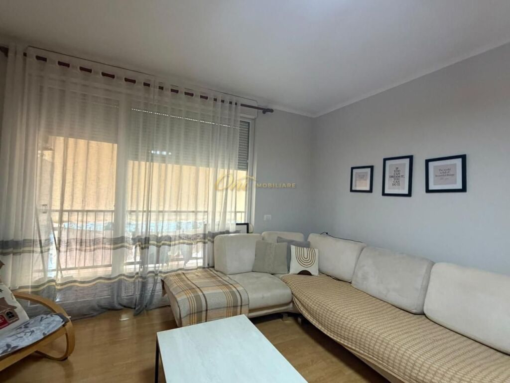 21 DHJETORI, APARTAMENT PER QERA 2+1