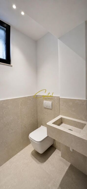 SHITET DYQAN 50 M2 PAZARI I RI 188.000 EURO
