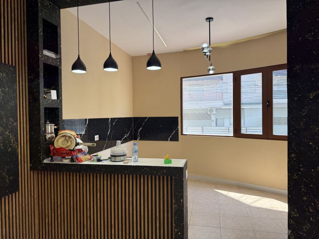 Shitet Apartament 3+1