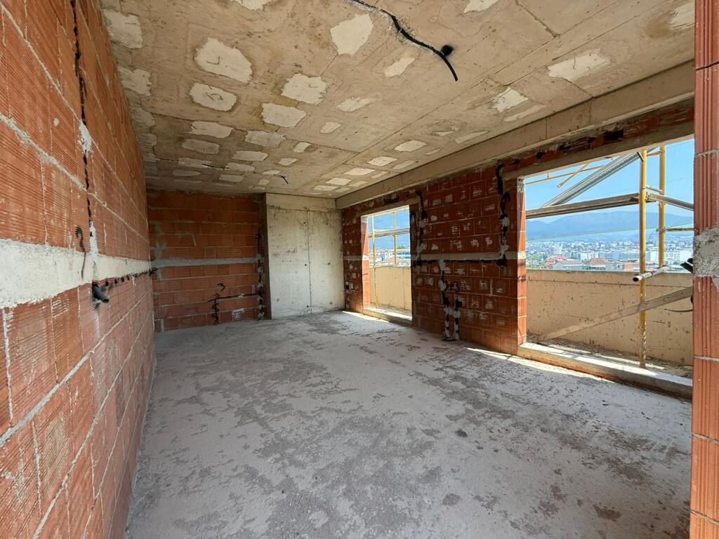 Shitet Apartament 2+1+2 me Post Parkimi dhe Depo — Aluna 1, Paskuqan, Tiranë