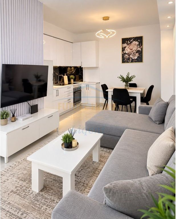 Shitet 2+1 i ndare ne 2 apartamente 1+1 , Kopshti Botanik , Tirane