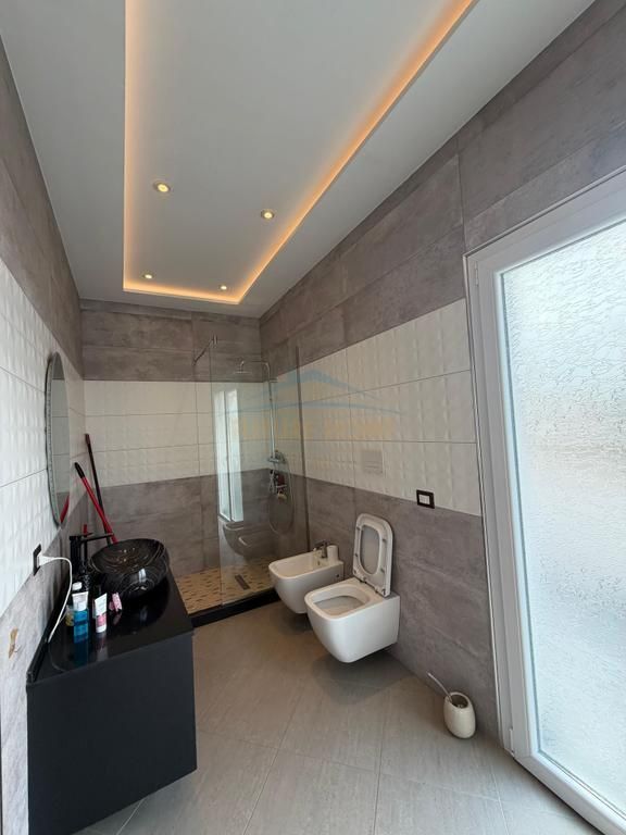 Qera , Penthouse , Liqeni i thate , Tirane