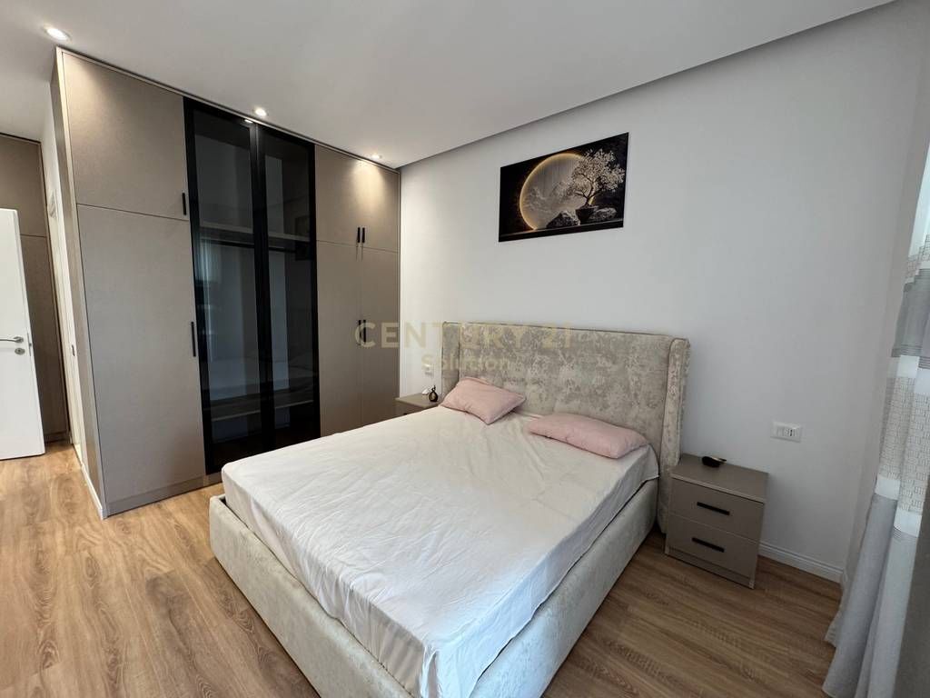 SHESIM 2+1PRANE BULEVARDIT TE RI 240,000 €