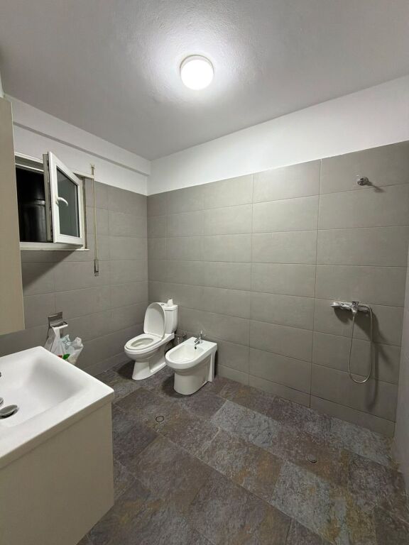 Apartament me Qira per Biznes ose Zyra!