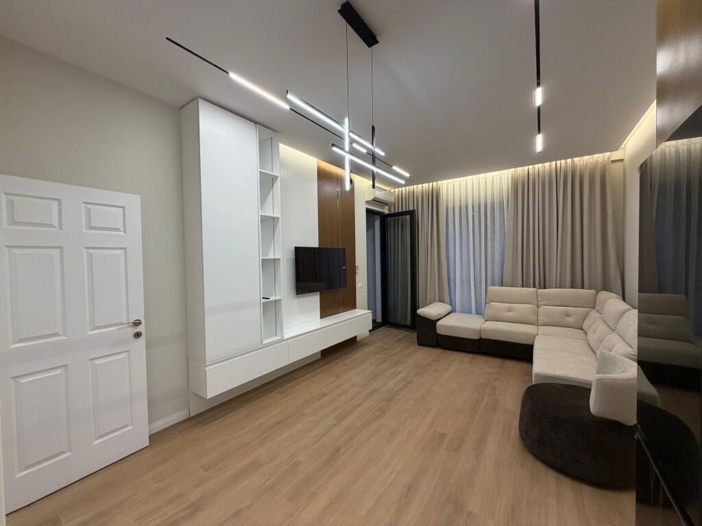 Rent, Apartment 1+1, At Square Complex 21, Tirana.