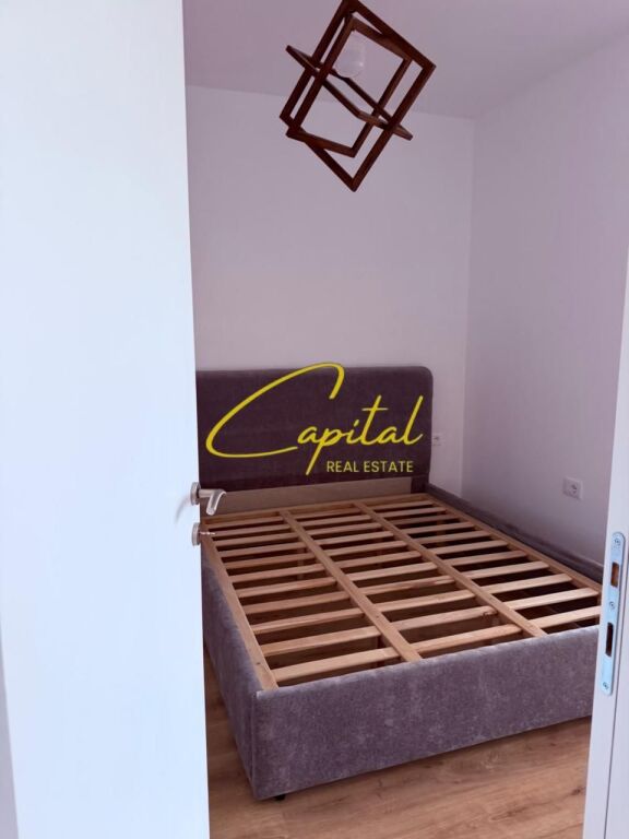 APARTAMENT ME QIRA 1+1 SHKOLLA BE BASHKUAR 55.000 LEKE